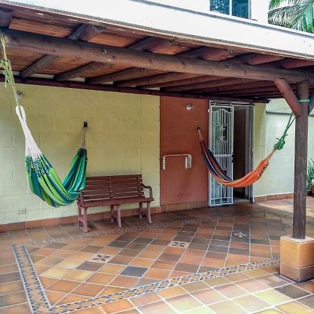 Bueno, Bonito, Barato Y Cerca A El Poblado Leilighet Medellín Eksteriør bilde