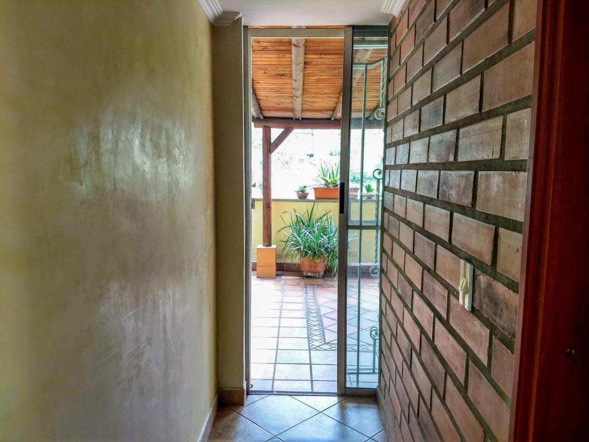 Bueno, Bonito, Barato Y Cerca A El Poblado Leilighet Medellín Eksteriør bilde