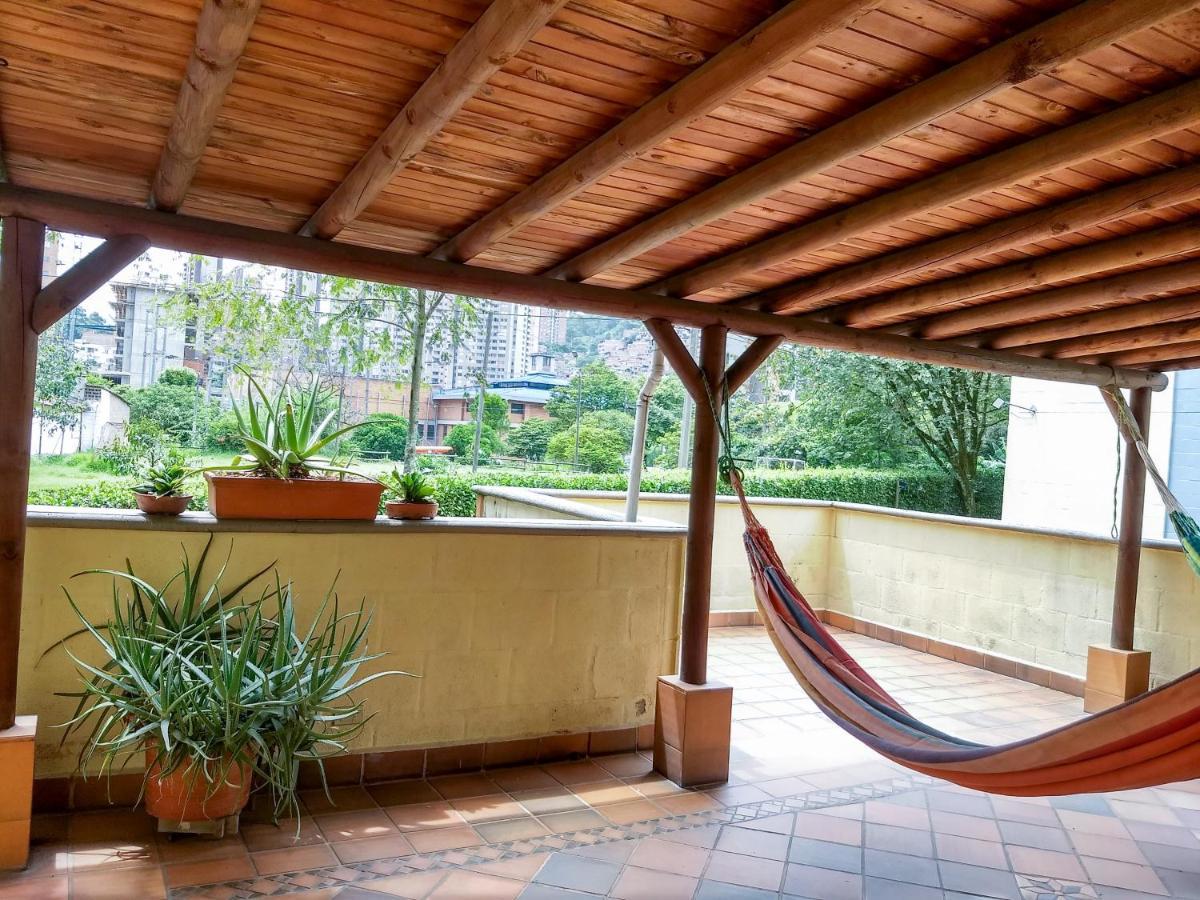 Bueno, Bonito, Barato Y Cerca A El Poblado Leilighet Medellín Eksteriør bilde
